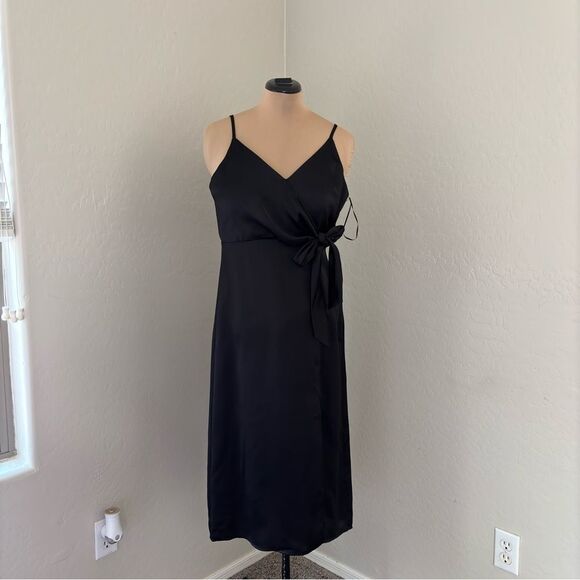 CHELSEA28 Side Tie Satin Dress in Black Size Small NEW - Picture 3 of 15